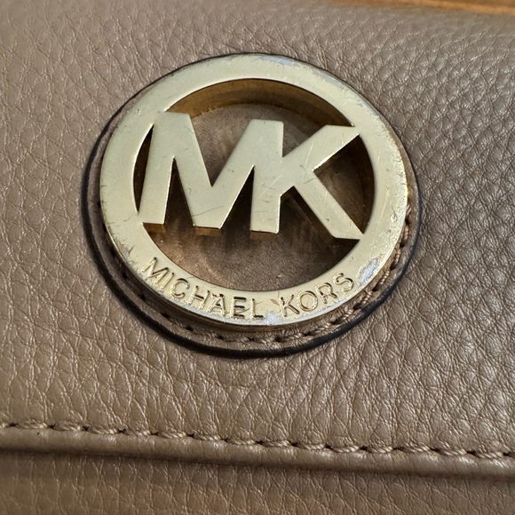 Michael Kors Fulton Tan & Gold Leather Wallet - Picture 5 of 13